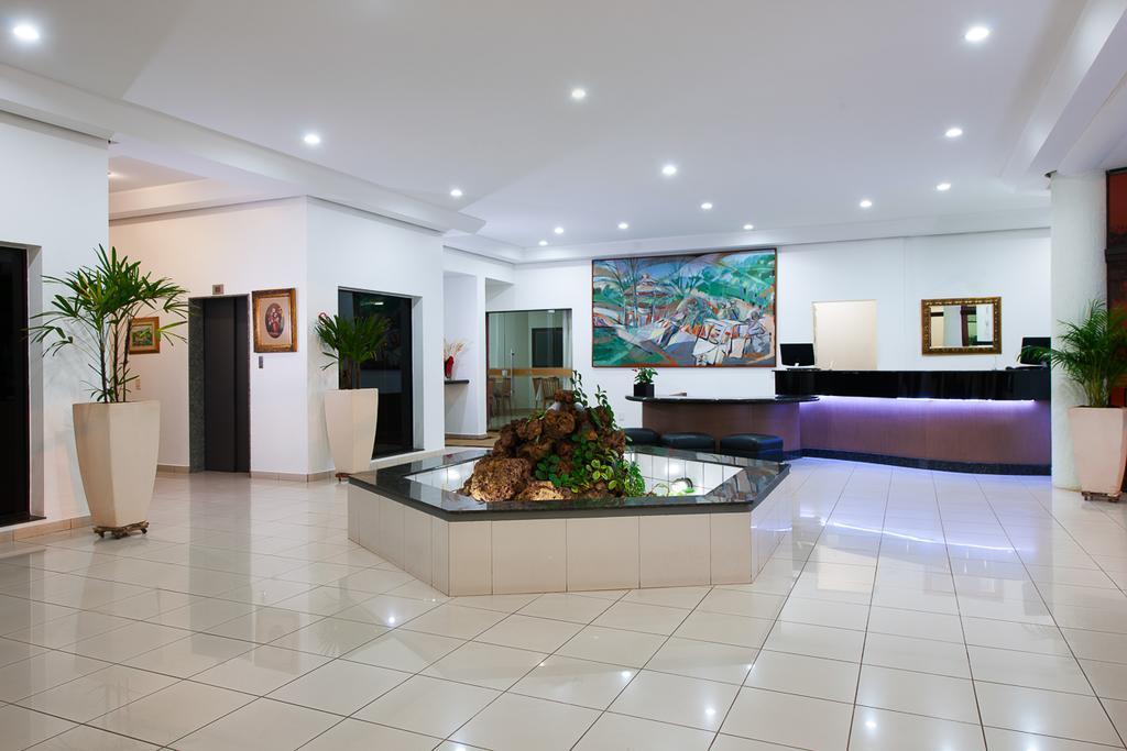 Carlton Plaza Hotel Uberlândia Exterior foto